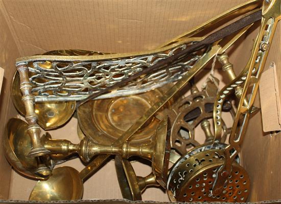 Mixed brassware & pewter